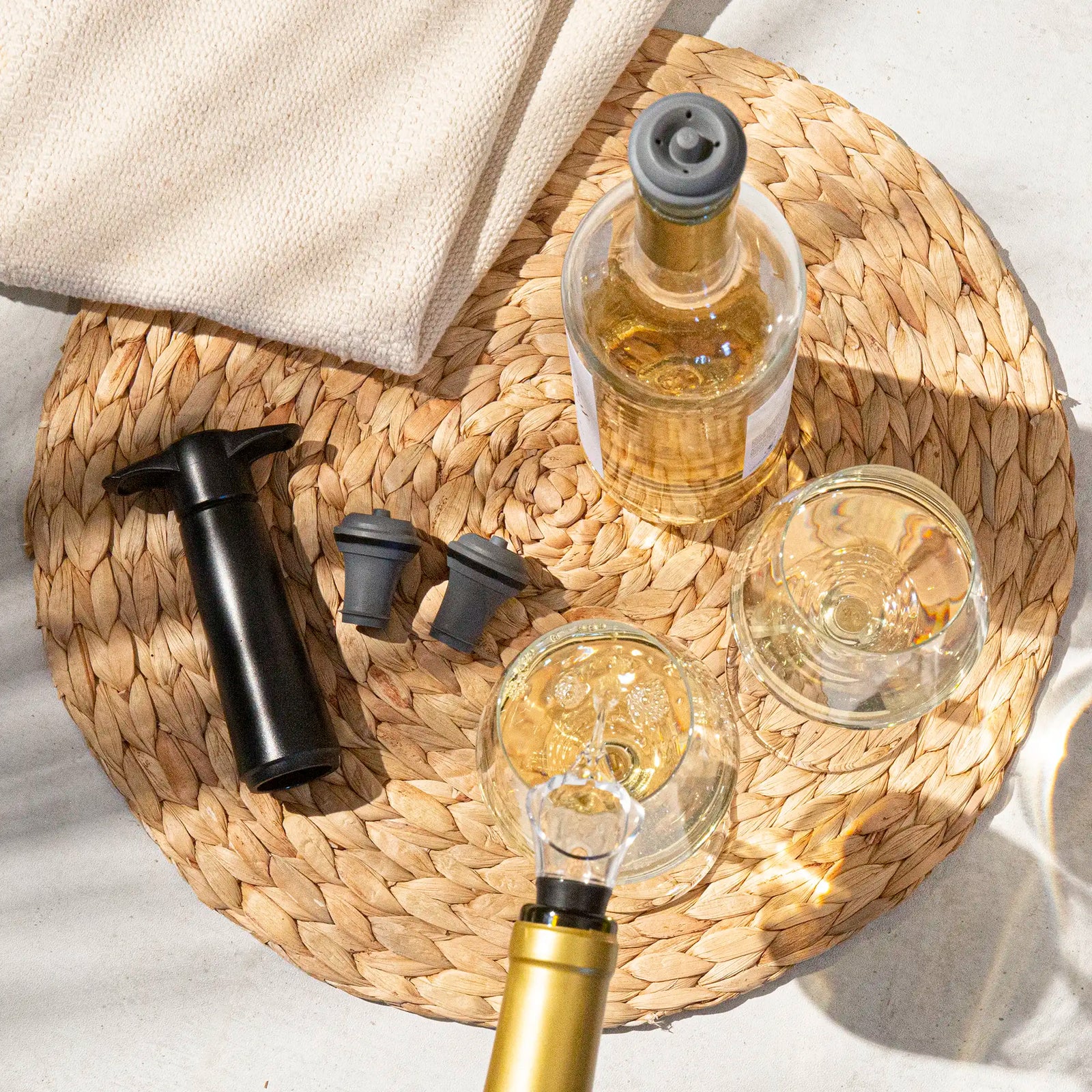 Vacu Vin wine saver original set lifestyle