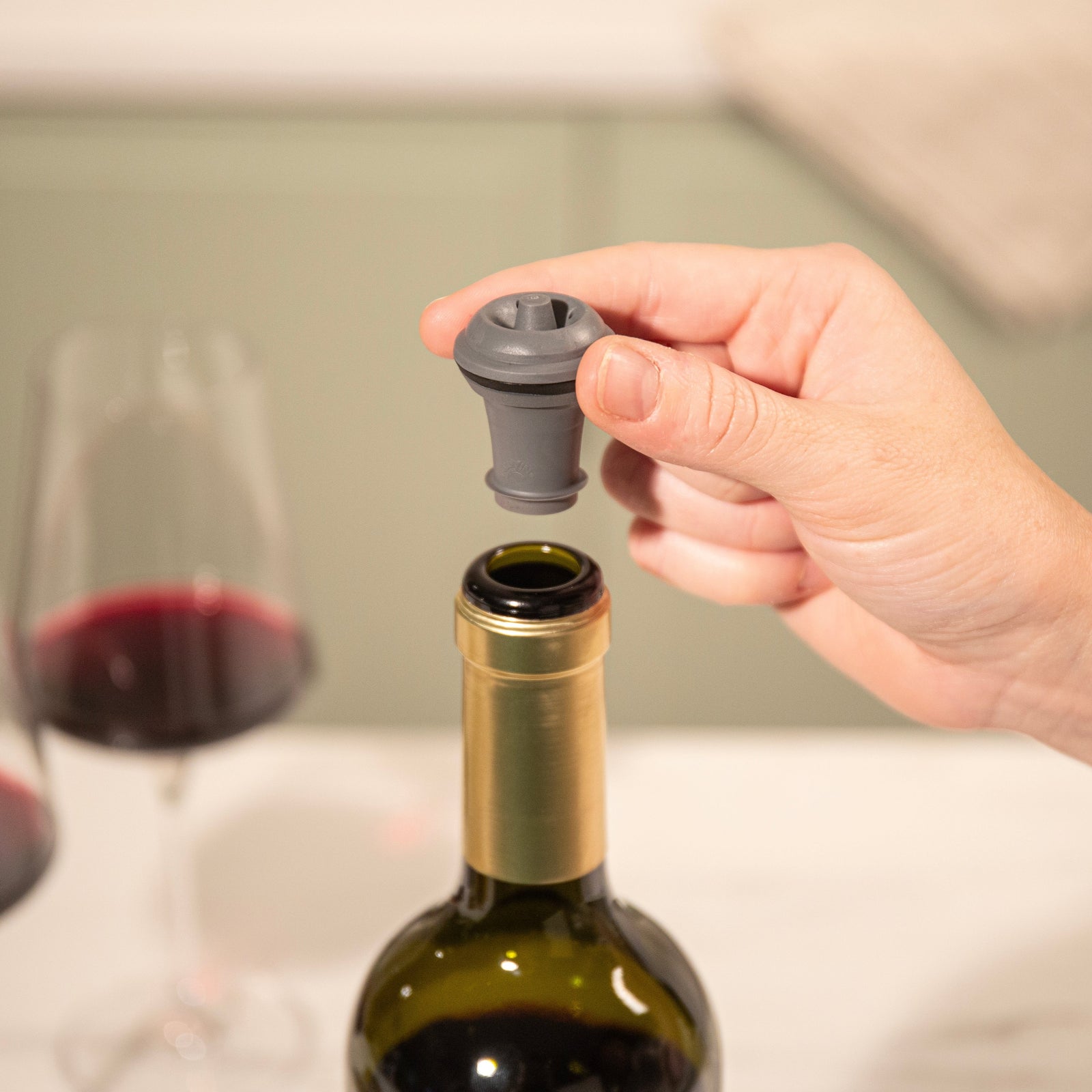 Vacu Vin Electric Wine Saver Bottle Stopper