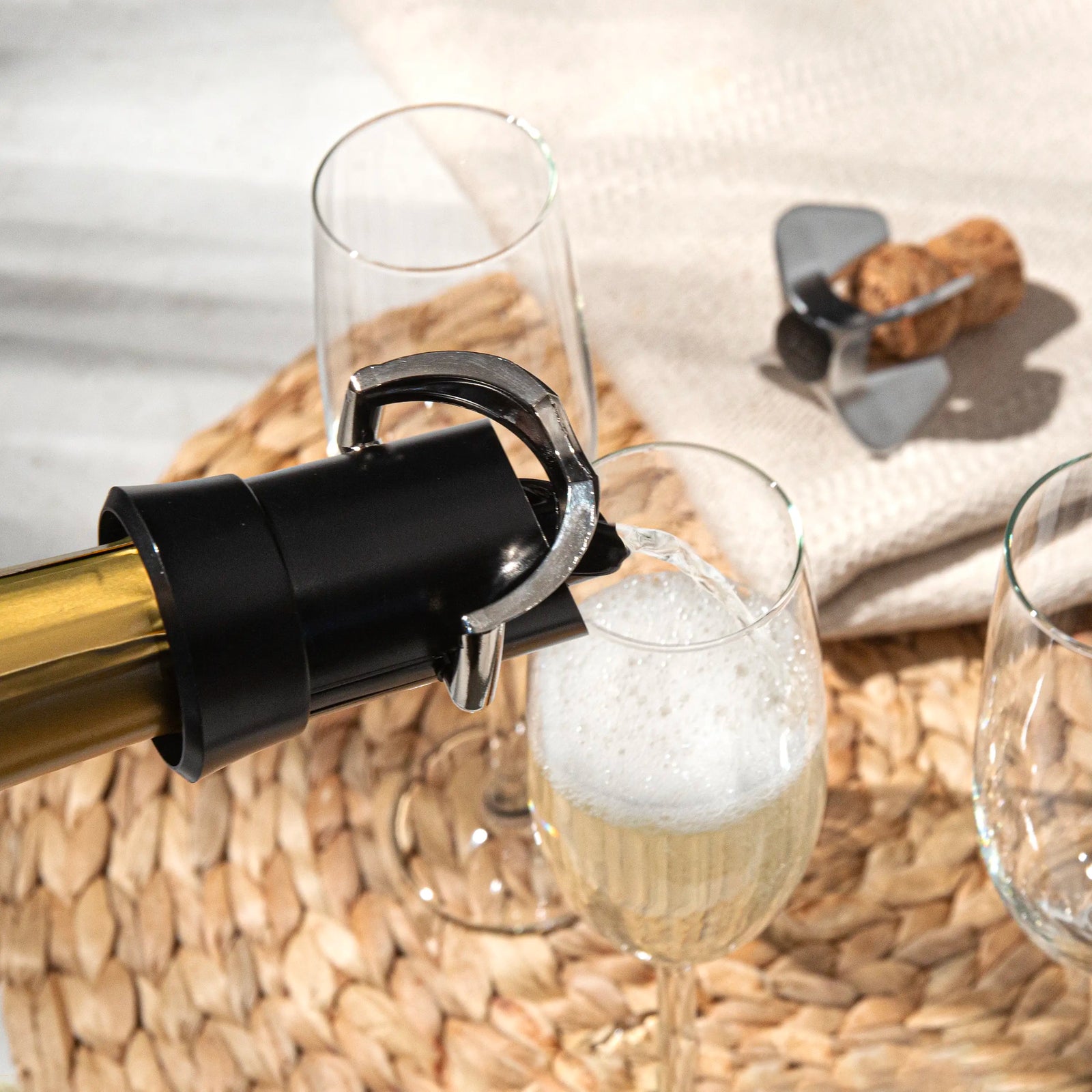VacuVin Bouchon verseur et conservateur blanc pour bt. de Champagne VacuVin Bouchon verseur et conservateur blanc pour bt. de Champagne