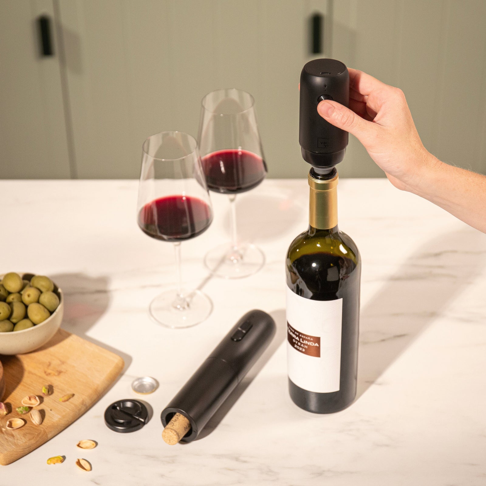 Vacu Vin Elektric Wine Saver and Electric Wine Opener