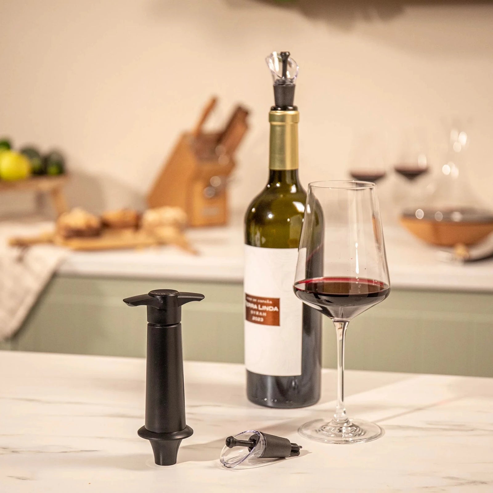 Vacu Vin Wine Stopper en Server