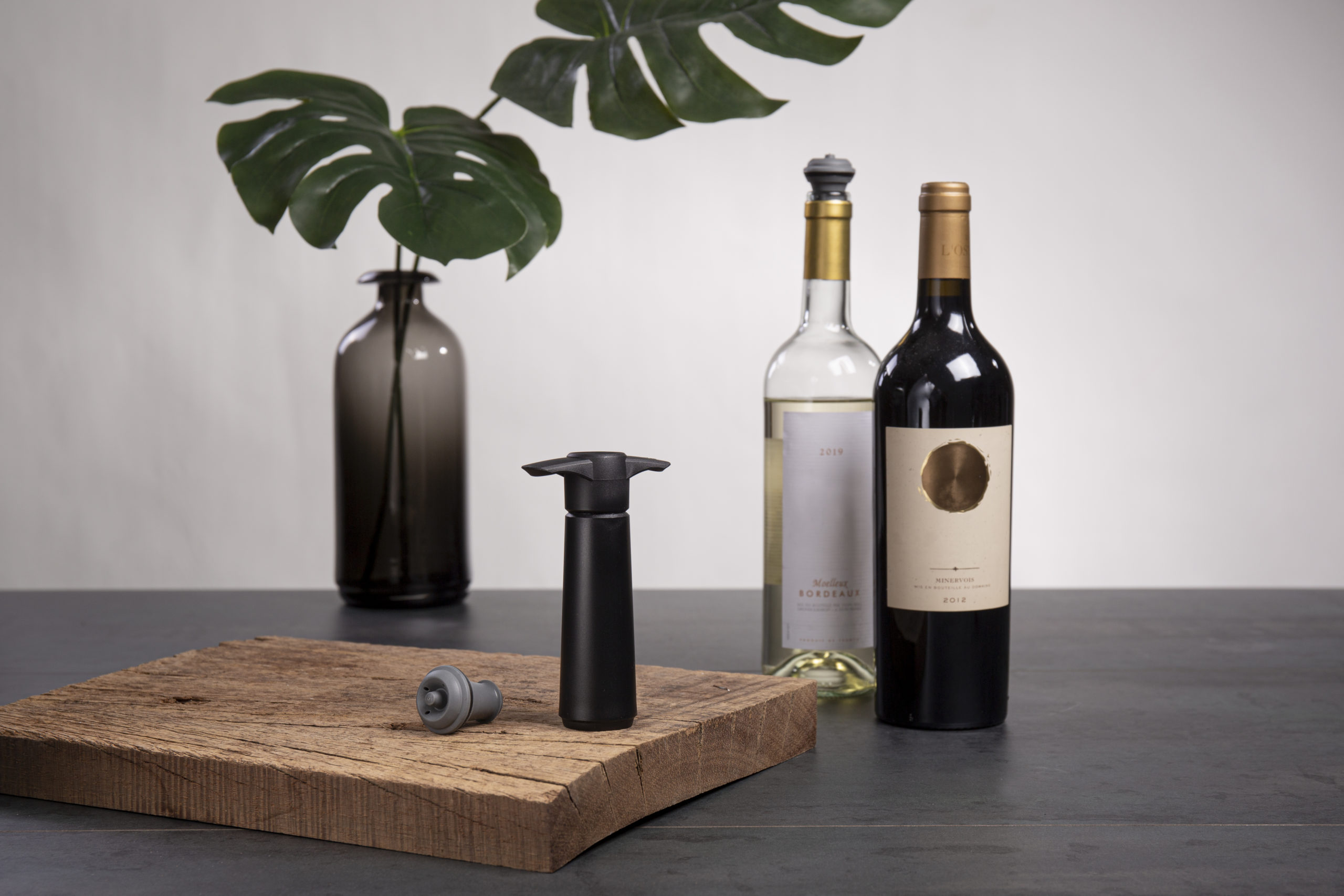 Reusable Wine Sealer Preserver TOONEV Vacuum Wine Saver Pump Keeps Wine Fresh Black 2 PACK Wine Bottle Stopper Plastic Wine Bottle Plug 